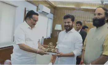 బ‌న‌క‌చ‌ర్లను అడ్డుకోండి - కేంద్రమంత్రి పాటిల్‌కు రేవంత్‌, ఉత్తమ్‌ వినతి