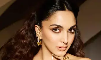 Kiara Advani: ముంబైకి టాక్సిక్ సెట్స్ .... కియారా కోసం Kiara Advani: ముంబైకి టాక్సిక్ సెట్స్ .... కియారా కోసం