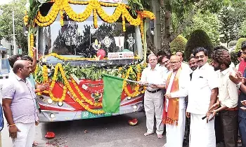Free Bus Services: శ్రీవారి భక్తులకు గుడ్ న్యూస్! తిరుమలలో ఉచిత బస్సు సేవలు ప్రారంభం Free Bus Services: శ్రీవారి భక్తులకు గుడ్ న్యూస్! తిరుమలలో ఉచిత బస్సు సేవలు ప్రారంభం