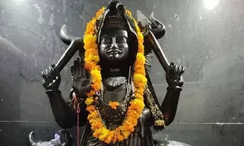 Lord Shani: శనిదేవుడికి నల్ల నువ్వులు పెట్టి ఈ మంత్రాన్ని జపిస్తే మీ కష్టాలు ఖతం! Lord Shani: శనిదేవుడికి నల్ల నువ్వులు పెట్టి ఈ మంత్రాన్ని జపిస్తే మీ కష్టాలు ఖతం!