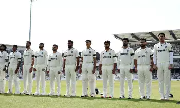 India and England Players: నల్ల రిబ్బన్స్ తో భారత్ - ఇంగ్లాండ్ ఆటగాళ్లు..ఎందుకంటే..?