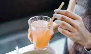 Straw Cause: స్ట్రా వాడితే ఆరోగ్య సమస్యలు వస్తాయా..? Straw Cause: స్ట్రా వాడితే ఆరోగ్య సమస్యలు వస్తాయా..?