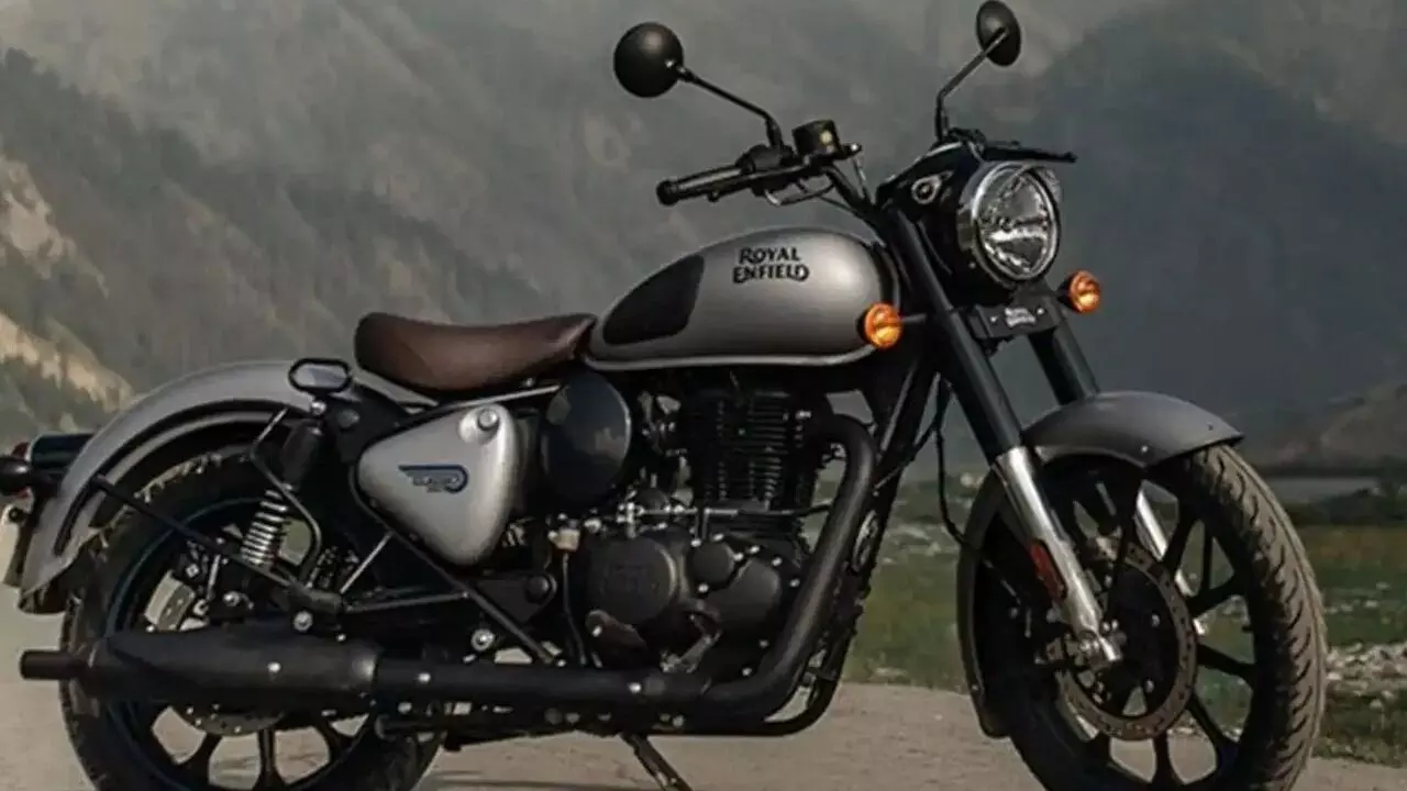 Royal Enfield Classic 350 : 350సీసీ బైక్ల మార్కెట్లో బాద్ షా.. బుల్లెట్, హంటర్ కూడా దీని వెనుకే Royal Enfield Classic 350 : 350సీసీ బైక్ల మార్కెట్లో బాద్ షా.. బుల్లెట్, హంటర్ కూడా దీని వెనుకే