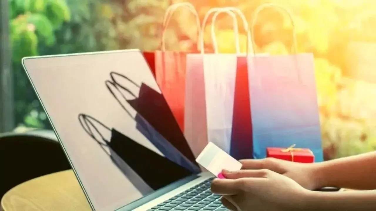 Online Shopping: ఆన్‌లైన్ షాపింగ్‌తో కొత్త తలనొప్పి..  ప్లాట్‌ఫామ్ ఫీజులతో ప్రజలకు ఇబ్బందులు