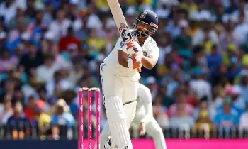 Rishabh Pant: పంత్ రికార్డు.. ప్రపంచంలోనే తొలి వికెట్ కీపర్ Rishabh Pant: పంత్ రికార్డు.. ప్రపంచంలోనే తొలి వికెట్ కీపర్