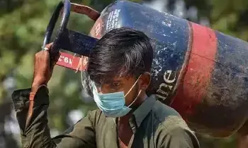 LPG Gas : మిడిల్ ఈస్టులో గొడవలు.. ఎల్‌పీజీ గ్యాస్ ఆగితే మన పరిస్థితి ఏంటి? మన దగ్గర ఎంత స్టాక్ ఉంది?