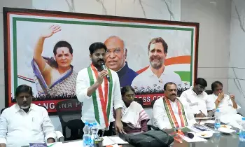 పార్టీ, ప్రభుత్వం జోడెద్దుల్లా పనిచేయాలి - పీఏసీలో సీఎం రేవంత్ పార్టీ, ప్రభుత్వం జోడెద్దుల్లా పనిచేయాలి - పీఏసీలో సీఎం రేవంత్