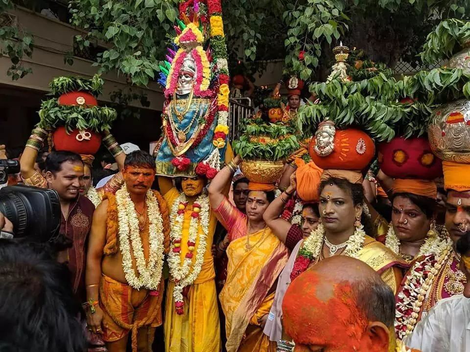Bonalu Festival: చరిత్రలో నిలిచేలా బోనాల పండుగకు ఏర్పాట్లు చేయండి : మంత్రి పొన్నం Bonalu Festival: చరిత్రలో నిలిచేలా బోనాల పండుగకు ఏర్పాట్లు చేయండి : మంత్రి పొన్నం