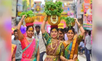 రేపటి నుంచి ఆషాఢ మాసం బోనాలు రేపటి నుంచి ఆషాఢ మాసం బోనాలు