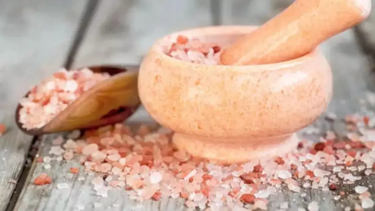 Rock Salt : శ్రావణ మాసం రాకముందే  సామాన్యుడికి షాక్..మండిపోతున్న డ్రై ఫ్రూట్స్, రాక్ సాల్డ్ ధరలు