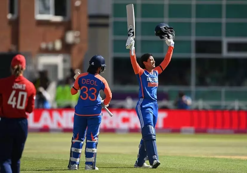 Smriti Mandhana: చరిత్ర సృష్టించిన స్మృతి మంధాన .. తొలి భారత మహిళా క్రికెటర్గా Smriti Mandhana: చరిత్ర సృష్టించిన స్మృతి మంధాన .. తొలి భారత మహిళా క్రికెటర్గా