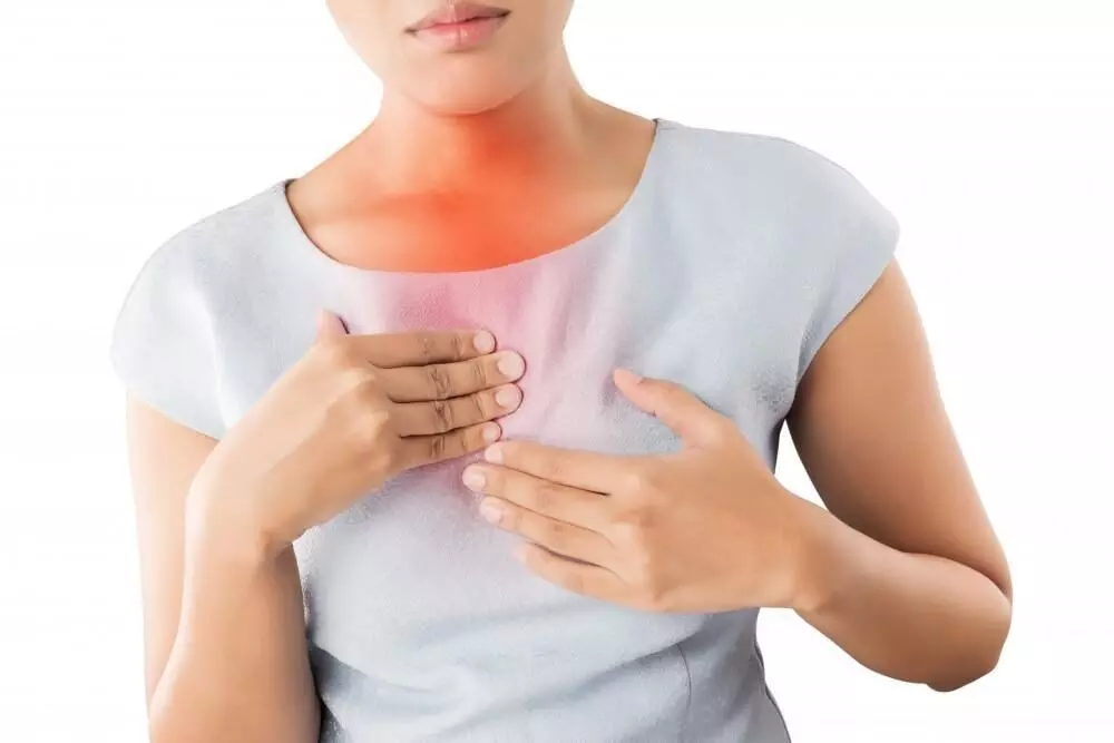 Burning Sensation in Chest: గుండెల్లో మంటను లైట్ తీసుకుంటున్నారా..? తస్మాత్ జాగ్రత్త.. Burning Sensation in Chest: గుండెల్లో మంటను లైట్ తీసుకుంటున్నారా..? తస్మాత్ జాగ్రత్త..
