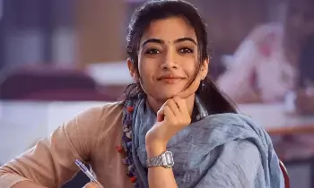 Rashmika Movie: రష్మిక మూవీకి బంపర్ ఆఫర్... లక్కంటే ఇది! Rashmika Movie: రష్మిక మూవీకి బంపర్ ఆఫర్... లక్కంటే ఇది!