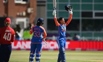 Smriti Mandhana: చరిత్ర సృష్టించిన స్మృతి మంధాన .. తొలి భారత మహిళా క్రికెటర్గా Smriti Mandhana: చరిత్ర సృష్టించిన స్మృతి మంధాన .. తొలి భారత మహిళా క్రికెటర్గా