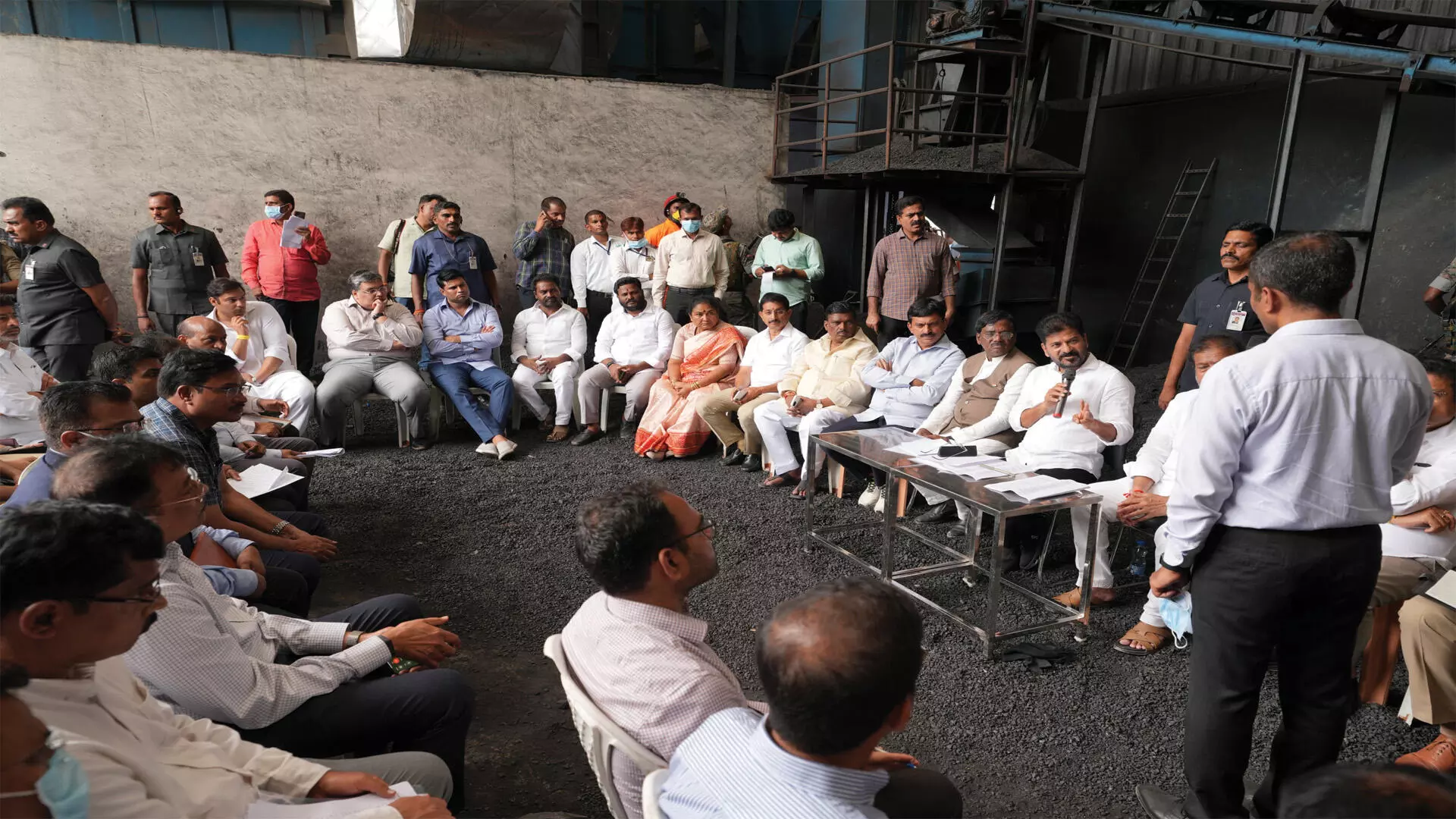 గతంలో ఎన్నడూ జరగని మహావిషాదం – రేవంత్ రెడ్డి గతంలో ఎన్నడూ జరగని మహావిషాదం – రేవంత్ రెడ్డి