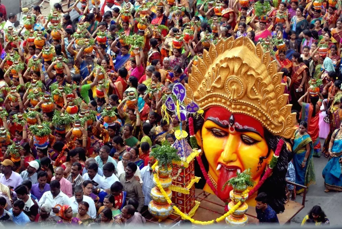Ashadam Special: అమ్మవారికి ఆషాడం ఎందుకంత స్పెషల్.. Ashadam Special: అమ్మవారికి ఆషాడం ఎందుకంత స్పెషల్..