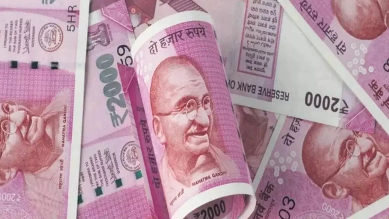 Rs. 2000 Notes : రూ. 2000 నోట్లపై ఆర్బీఐ తాజా అప్డేట్.. ఇంకా మీ దగ్గర ఉన్నాయా ? Rs. 2000 Notes : రూ. 2000 నోట్లపై ఆర్బీఐ తాజా అప్డేట్.. ఇంకా మీ దగ్గర ఉన్నాయా ?