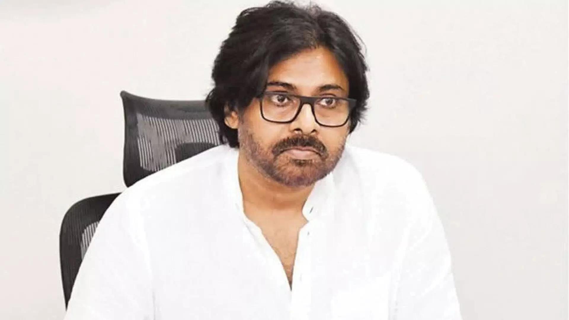 ఏపీ డీసీయం పవన్ కళ్యాణ్ పై తమిళనాడులో క్రిమినల్ కేసు నమోదు ఏపీ డీసీయం పవన్ కళ్యాణ్ పై తమిళనాడులో క్రిమినల్ కేసు నమోదు