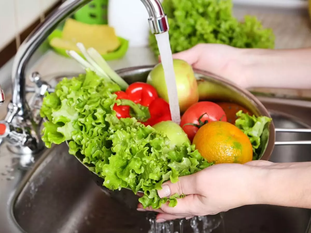 Clean Your Vegetables: కూరగాయల్ని ఇలా శుభ్రం చేసుకోండి... Clean Your Vegetables: కూరగాయల్ని ఇలా శుభ్రం చేసుకోండి...