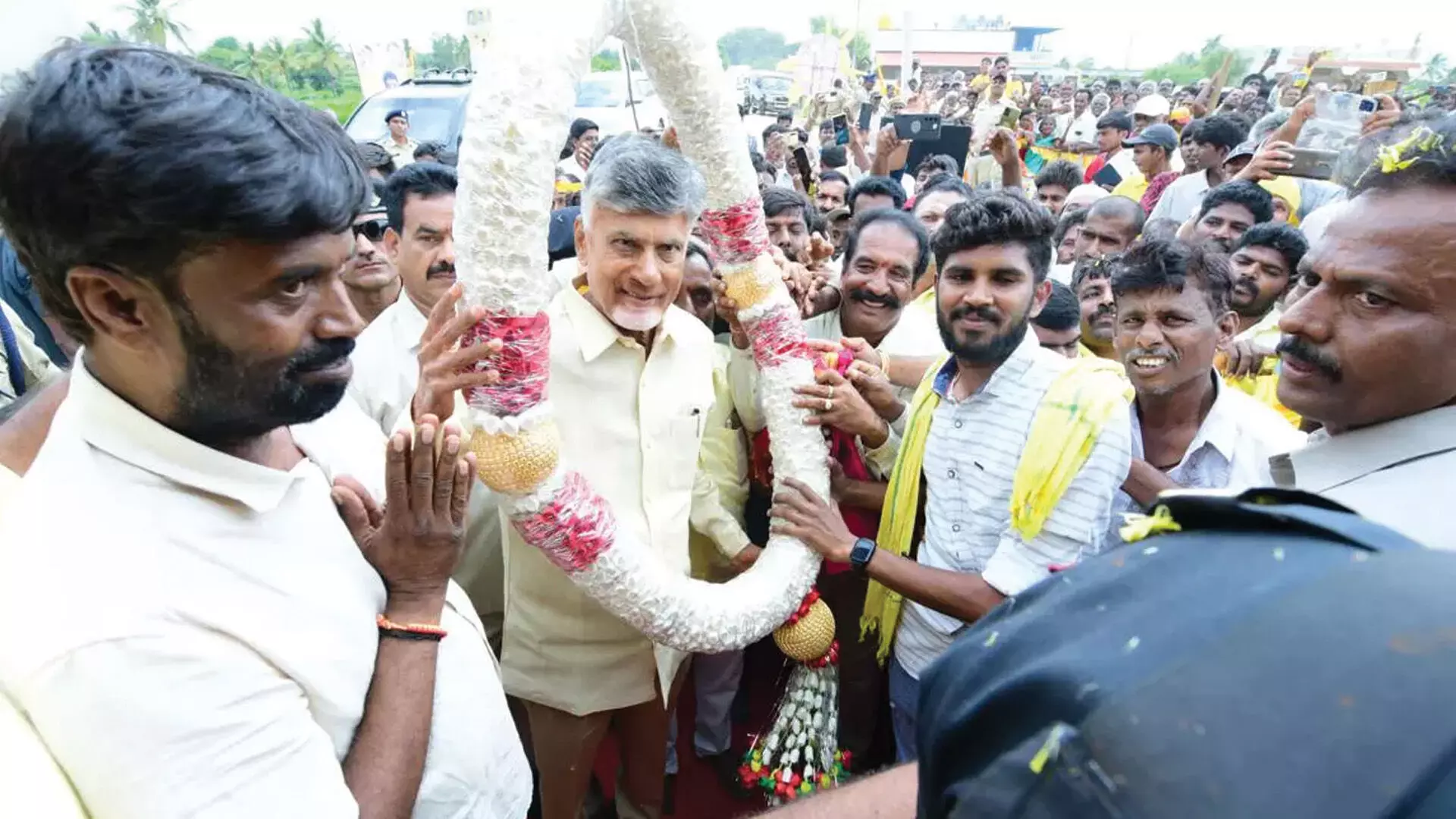 కుప్పంలో చంద్రబాబు రెండు రోజుల పర్యటన కుప్పంలో చంద్రబాబు రెండు రోజుల పర్యటన