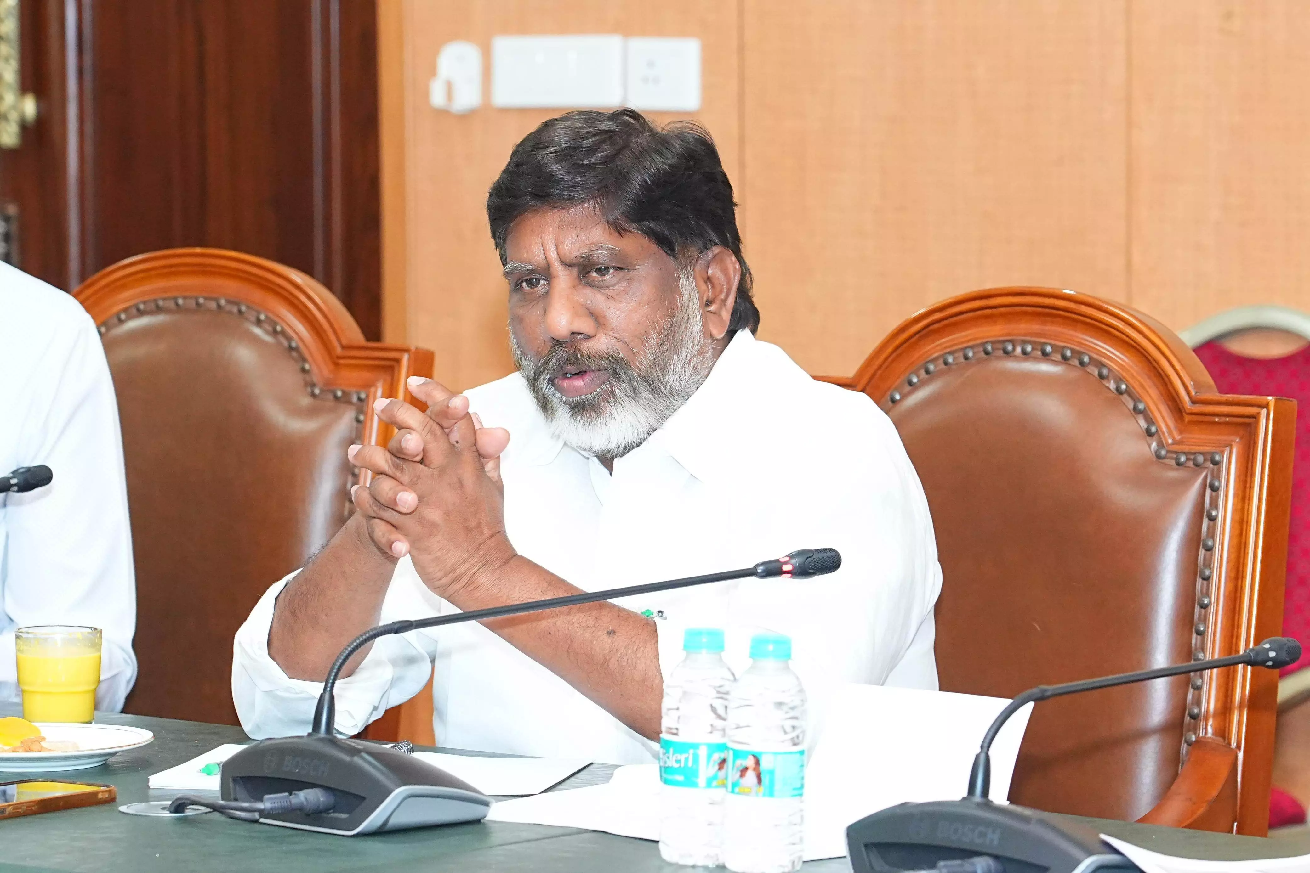 ఎఐసిసి అధ్యక్షుడు ఖర్గే సభను విజయవంతం చేయండి ఎఐసిసి అధ్యక్షుడు ఖర్గే సభను విజయవంతం చేయండి