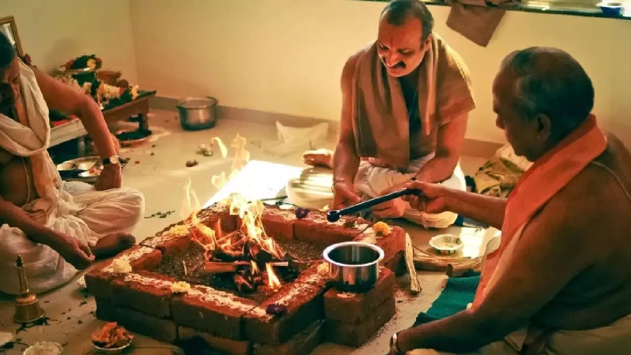 Guru Dakshnia : దక్షిణ ఇవ్వకపోతే ఏమవుతుంది..? గురువులు ఏమంటున్నారు..? Guru Dakshnia : దక్షిణ ఇవ్వకపోతే ఏమవుతుంది..? గురువులు ఏమంటున్నారు..?