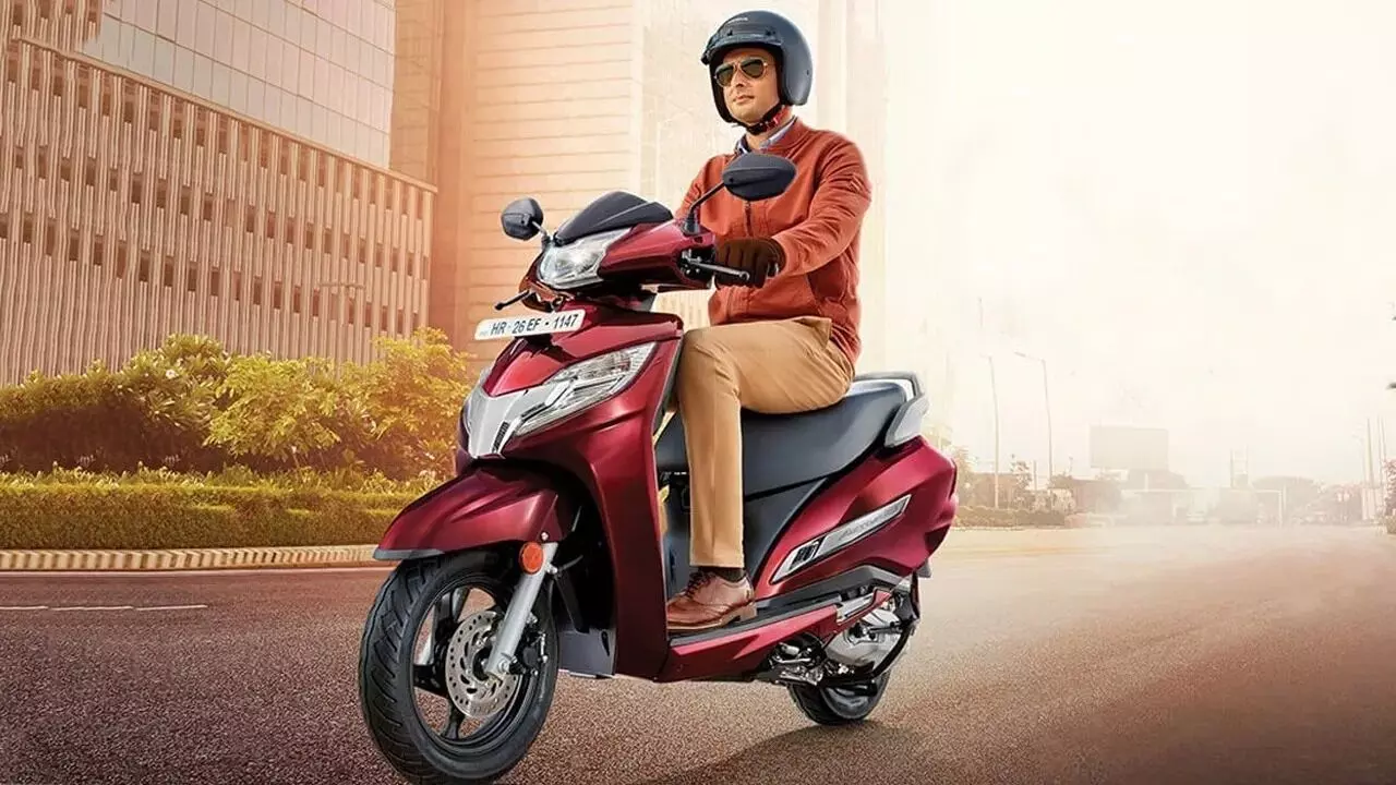 Two Wheeler Sales : కస్టమర్ల మనసులు గెలిచిన కంపెనీ.. ఏకంగా 4 లక్షలకు పైగా టూ-వీలర్ల అమ్మకాలు Two Wheeler Sales : కస్టమర్ల మనసులు గెలిచిన కంపెనీ.. ఏకంగా 4 లక్షలకు పైగా టూ-వీలర్ల అమ్మకాలు