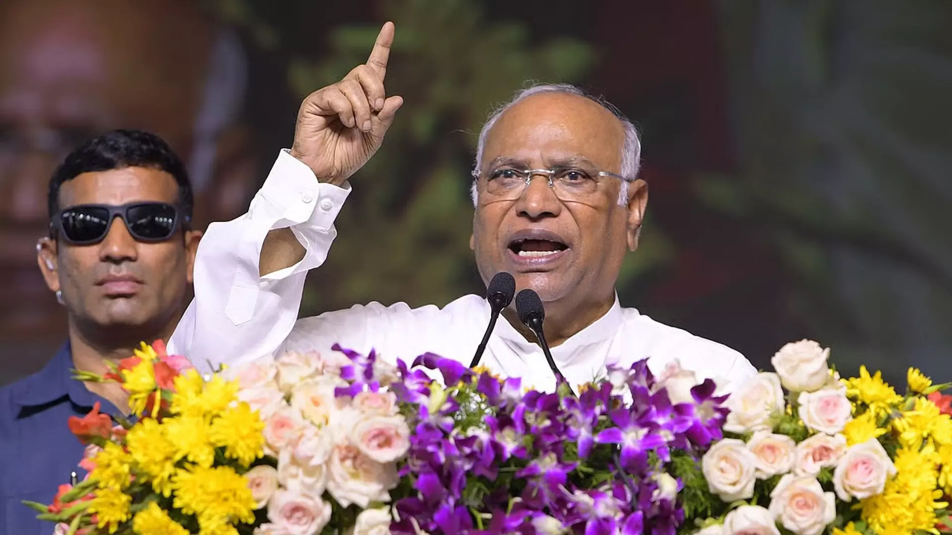 AICC CHIEF : తెలంగాణలో వచ్చినట్లే కేంద్రంలో కూడా అధికారంలోకి వస్తాం.. AICC CHIEF : తెలంగాణలో వచ్చినట్లే కేంద్రంలో కూడా అధికారంలోకి వస్తాం..