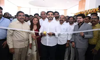NARA LOKESH : వీఆర్ మున్సిపల్ హైస్కూల్ ను ప్రారంభించిన మంత్రి లోకేష్ NARA LOKESH : వీఆర్ మున్సిపల్ హైస్కూల్ ను ప్రారంభించిన మంత్రి లోకేష్