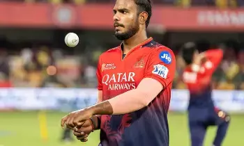 Pacer Yash Dayal: ఆర్సీబీ బౌలర్ పై రేప్ కేసు..నేరం రుజువైతే 10ఏళ్ల జైలు Pacer Yash Dayal: ఆర్సీబీ బౌలర్ పై రేప్ కేసు..నేరం రుజువైతే 10ఏళ్ల జైలు