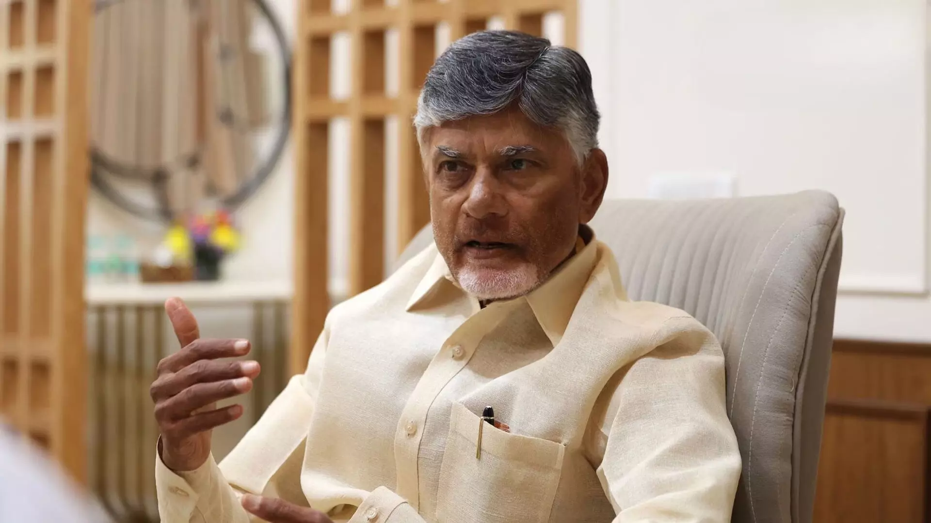 NCBN : ప్రశాంతి రెడ్డి పై వైసీపీ మాజీ ఎమ్మెల్యే వ్యాఖ్యలు జుగుప్సాకరం NCBN : ప్రశాంతి రెడ్డి పై వైసీపీ మాజీ ఎమ్మెల్యే వ్యాఖ్యలు జుగుప్సాకరం