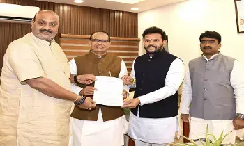Mango Farmers : తోతాపురి మామిడి రైతులకు అండగా నిలవండి Mango Farmers : తోతాపురి మామిడి రైతులకు అండగా నిలవండి