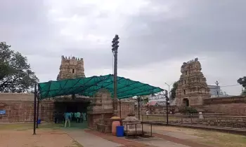 Sri Soumyanathaswamy: హనుమంత వాహనంపై శ్రీ సౌమ్యనాథస్వామి కటాక్షం Sri Soumyanathaswamy: హనుమంత వాహనంపై శ్రీ సౌమ్యనాథస్వామి కటాక్షం
