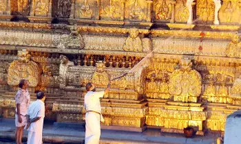TTD: శ్రీవారి భక్తులకు అలర్ట్.. తిరుమలలో కోయిల్ ఆళ్వార్ తిరుమంజనం, ఆణివార ఆస్థానం TTD: శ్రీవారి భక్తులకు అలర్ట్.. తిరుమలలో కోయిల్ ఆళ్వార్ తిరుమంజనం, ఆణివార ఆస్థానం