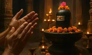 Shiva Temple: శివాలయంలో మూడుసార్లు చప్పట్లు ఎందుకు కొడతారు? Shiva Temple: శివాలయంలో మూడుసార్లు చప్పట్లు ఎందుకు కొడతారు?