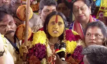లష్కర్ రంగంలో ఘాటైన హెచ్చరికలు లష్కర్ రంగంలో ఘాటైన హెచ్చరికలు