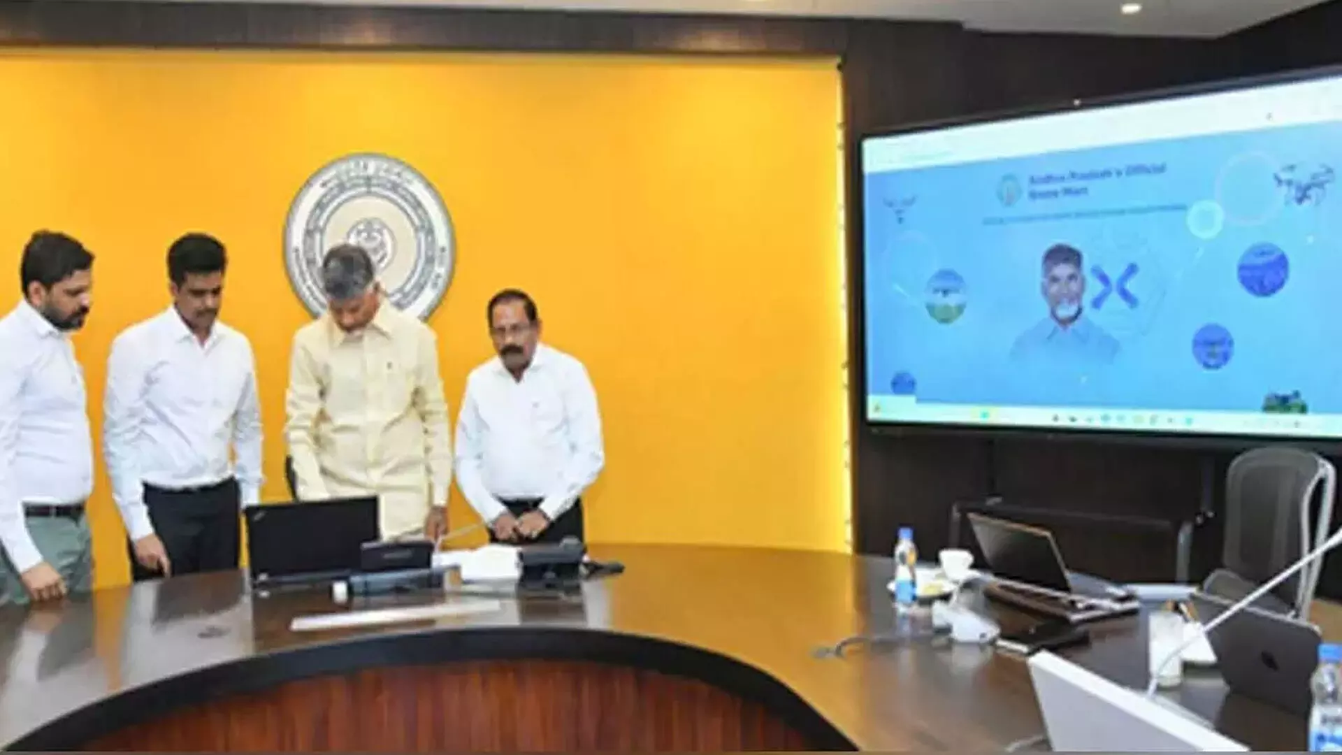 Chandrababu on drones : సామాన్యులకు సైతం డ్రోన్ సేవలు Chandrababu on drones : సామాన్యులకు సైతం డ్రోన్ సేవలు