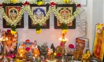 Pooja at Home: దేవుడికి పూజ ఎలా చేయాలంటే? Pooja at Home: దేవుడికి పూజ ఎలా చేయాలంటే?