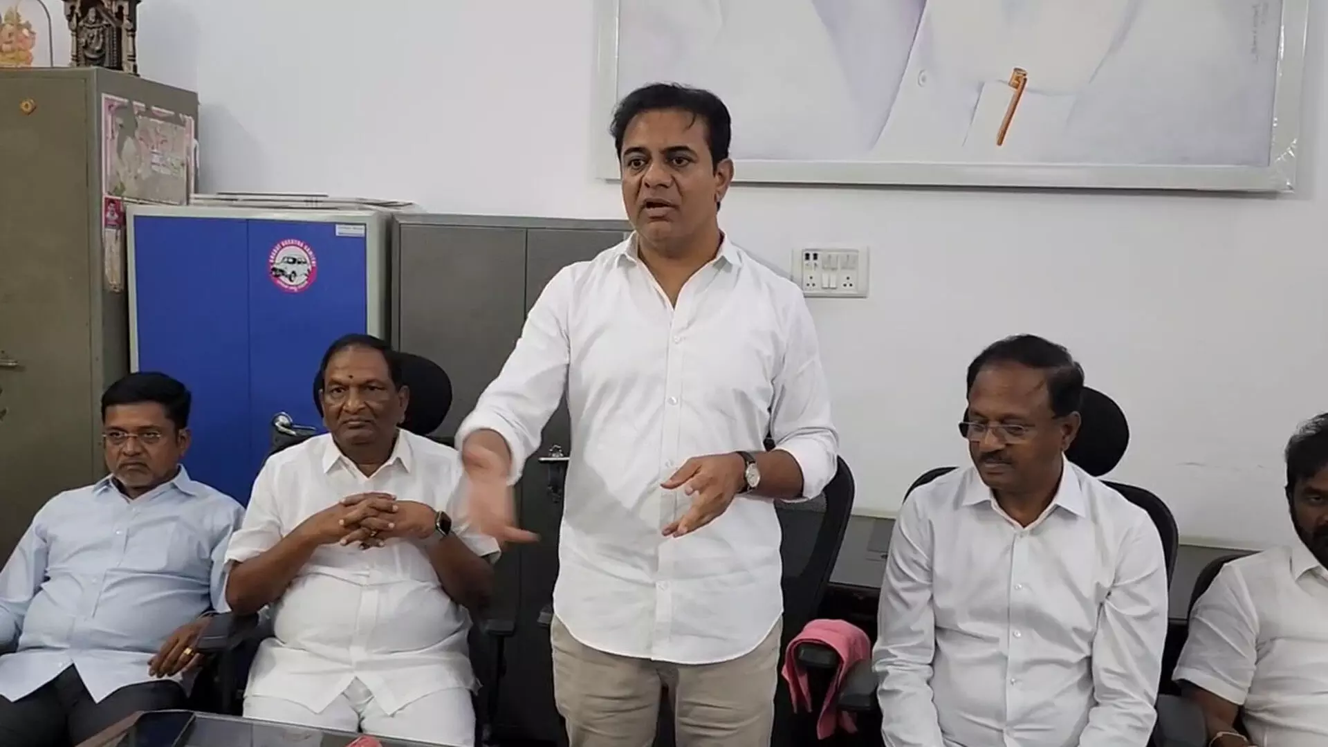 KTR Revanth Reddy : మేడిగడ్డ బ్యారేజి మీద చర్చిద్దాం రా…! KTR Revanth Reddy : మేడిగడ్డ బ్యారేజి మీద చర్చిద్దాం రా…!