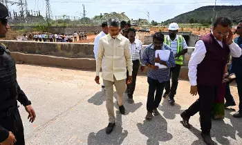 రాయలసీమకు జలసిరులు రాయలసీమకు జలసిరులు