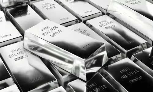 Gold Price : ఒక్క సారిగా పడిపోయిన బంగారం, వెండి ధరలు.. కారణం ఇదే