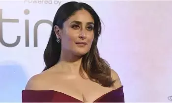 Kareena Kapoor’s Diet: కరీనా కపూర్ డైట్ ఎలా ఉంటుంది? ఏం తింటుందో తెలుసా? Kareena Kapoor’s Diet: కరీనా కపూర్ డైట్ ఎలా ఉంటుంది? ఏం తింటుందో తెలుసా?