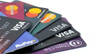Credit Card : రూ.50,000 జీతం ఉన్నవాళ్ల జీవితాలన్నీ క్రెడిట్ కార్డుల మీదే ఆధారపడి ఉన్నాయా ? సర్వేలో షాకింగ్ విషయాలు Credit Card : రూ.50,000 జీతం ఉన్నవాళ్ల జీవితాలన్నీ క్రెడిట్ కార్డుల మీదే ఆధారపడి ఉన్నాయా ? సర్వేలో షాకింగ్ విషయాలు