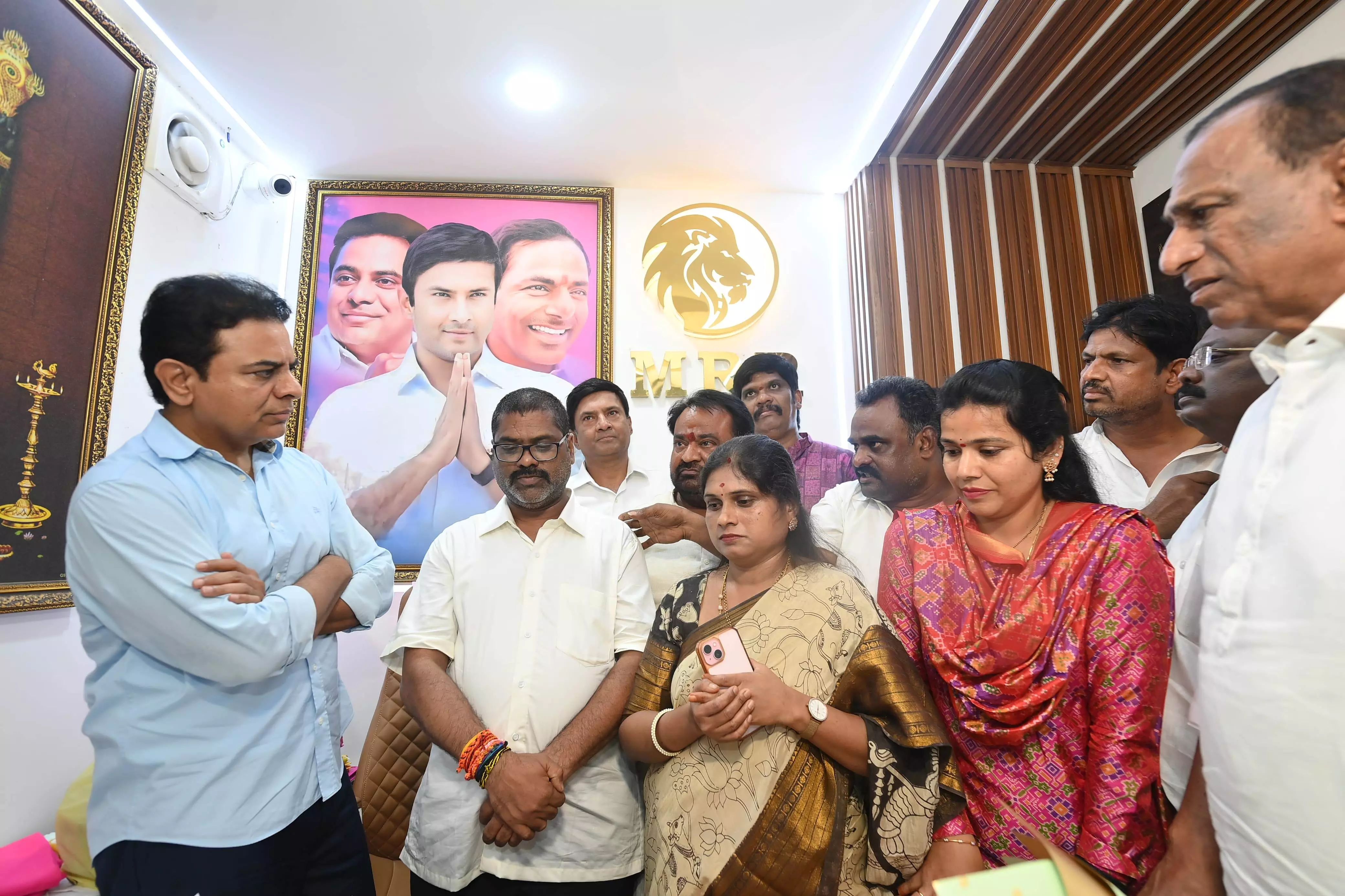 కొందరు పోలీసులు కాంగ్రెస్ పార్టీకి కట్టు బానిసలు - కేటీఆర్