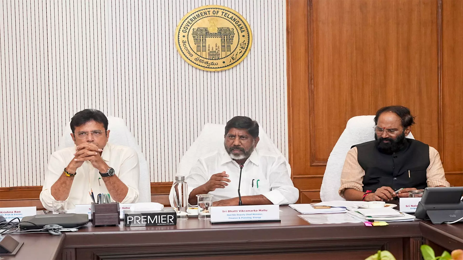 Polluting industries : కాలుష్యకారక పరిశ్రమలను ఓఆర్ఆర్ వెలుపలకి తరలించాలి Polluting industries : కాలుష్యకారక పరిశ్రమలను ఓఆర్ఆర్ వెలుపలకి తరలించాలి