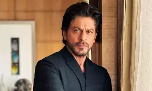 Shah Rukh Injured During Shoot: షూటింగ్ లో గాయపడ్డ షారూఖ్ .. అమెరికాకు తరలింపు.! Shah Rukh Injured During Shoot: షూటింగ్ లో గాయపడ్డ షారూఖ్ .. అమెరికాకు తరలింపు.!