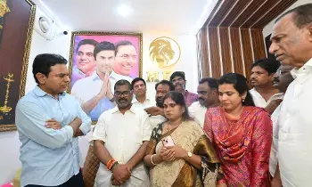 కొందరు పోలీసులు కాంగ్రెస్ పార్టీకి కట్టు బానిసలు - కేటీఆర్ కొందరు పోలీసులు కాంగ్రెస్ పార్టీకి కట్టు బానిసలు - కేటీఆర్