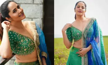 Anasuya: మాకు 12 గుర్రాలు ఉండేవి.. Anasuya: మాకు 12 గుర్రాలు ఉండేవి..