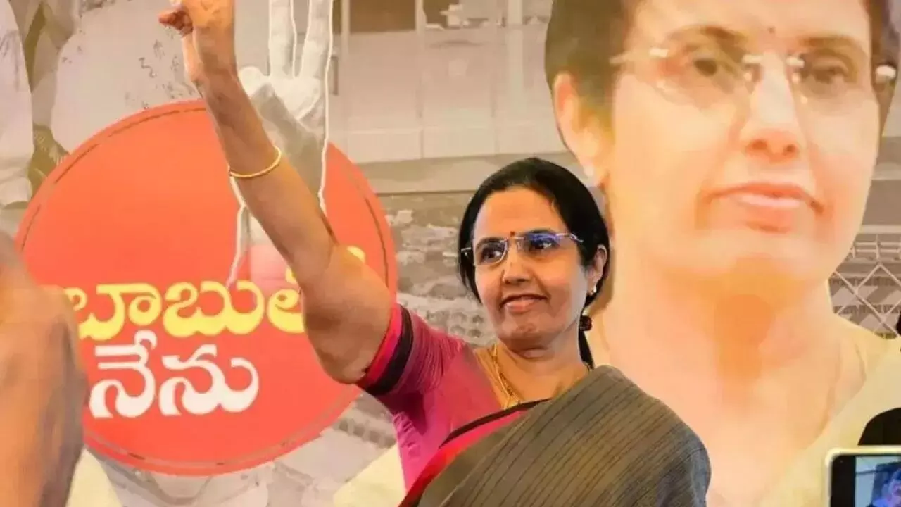 Nara Bhuvaneswari : సీఎం చంద్రబాబు సతీమణి ఒక్క రోజుకు ఎన్ని కోట్లు సంపాదిస్తారో తెలుసా ? Nara Bhuvaneswari : సీఎం చంద్రబాబు సతీమణి ఒక్క రోజుకు ఎన్ని కోట్లు సంపాదిస్తారో తెలుసా ?