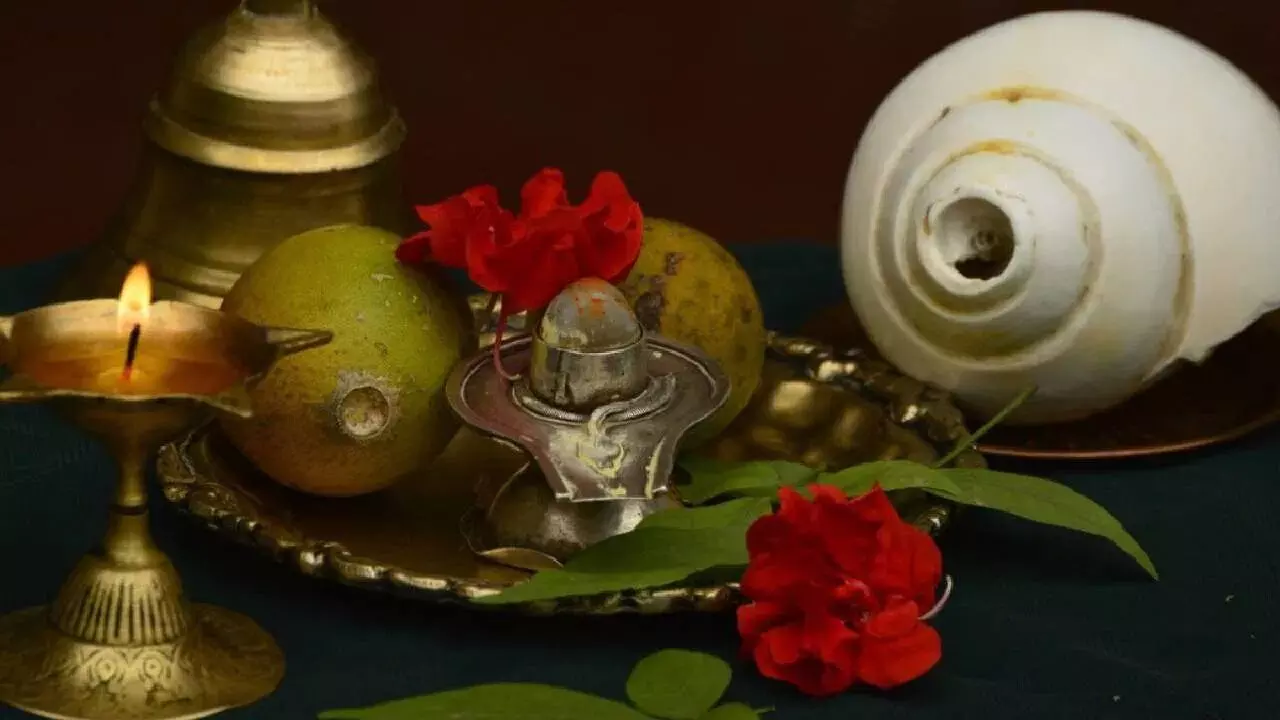 Worshipping a Shiva Lingam at Home: ఇంట్లో శివలింగాన్ని పూజిస్తన్నారా? ఈ విషయాలు తప్పక తెలుసుకోండి Worshipping a Shiva Lingam at Home: ఇంట్లో శివలింగాన్ని పూజిస్తన్నారా? ఈ విషయాలు తప్పక తెలుసుకోండి